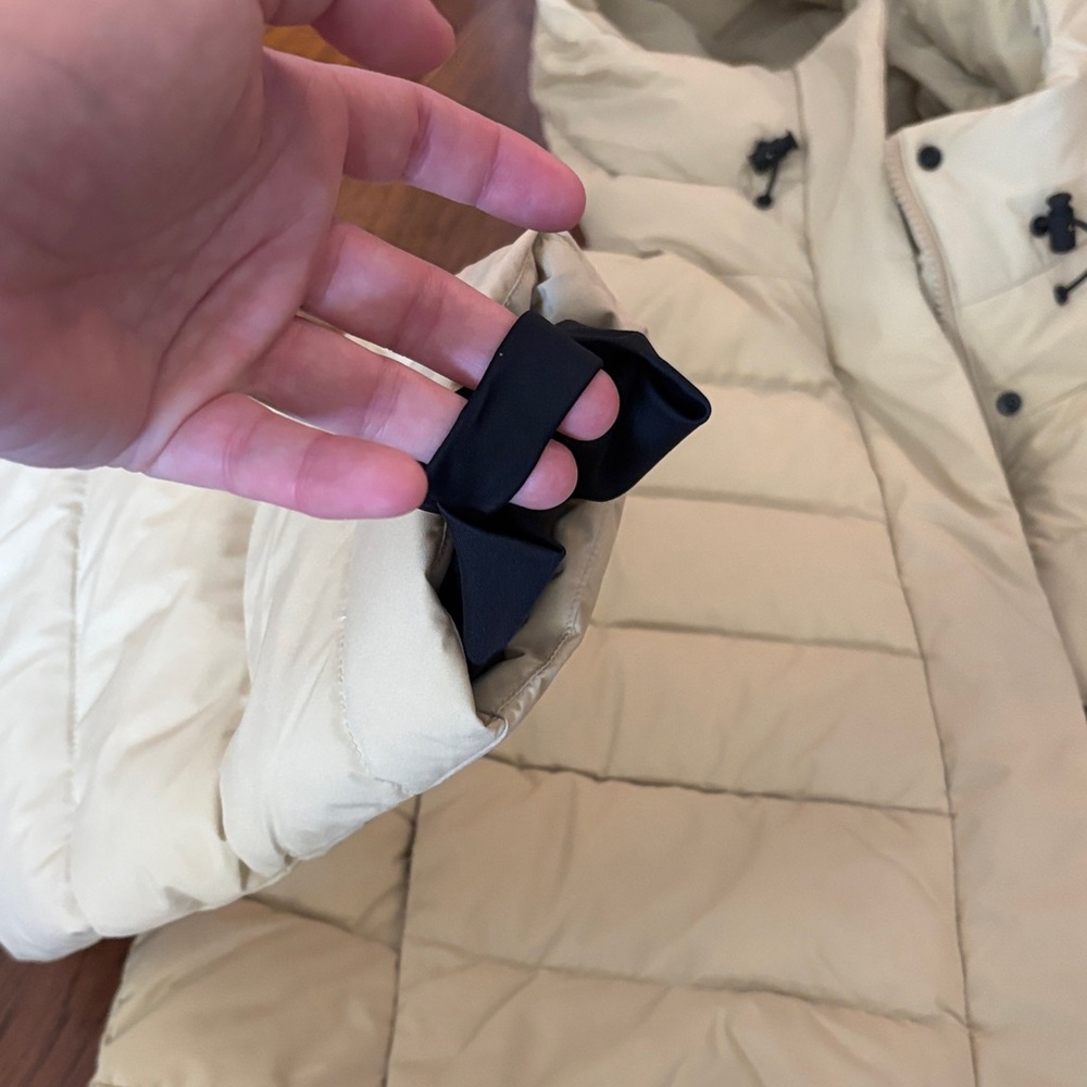 Cotopaxi Women’s NWT Beige Puffer Jacket with under layer 🦙 🏔️ - Picture 2 of 14